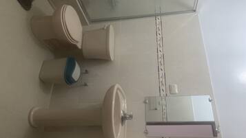 Toallas, jabón, papel de baño