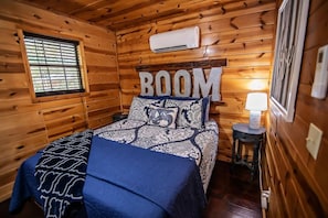 Schreibtisch, Bügeleisen/Bügelbrett, kostenloses WLAN, Bettwäsche