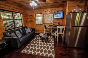 TV - Sparks Fly- Broken Bow/Hochatown- 1bd (Broken Bow)