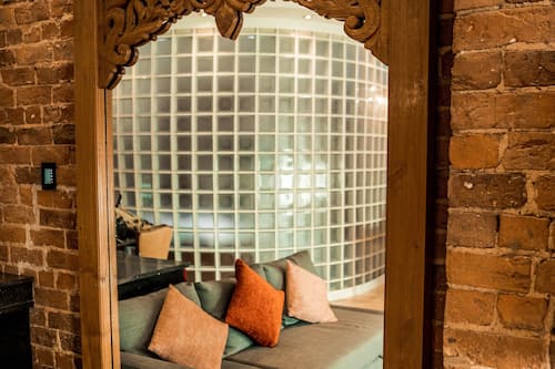 Victoria Apartment 4 | Living room | Flat-screen TV, Netflix