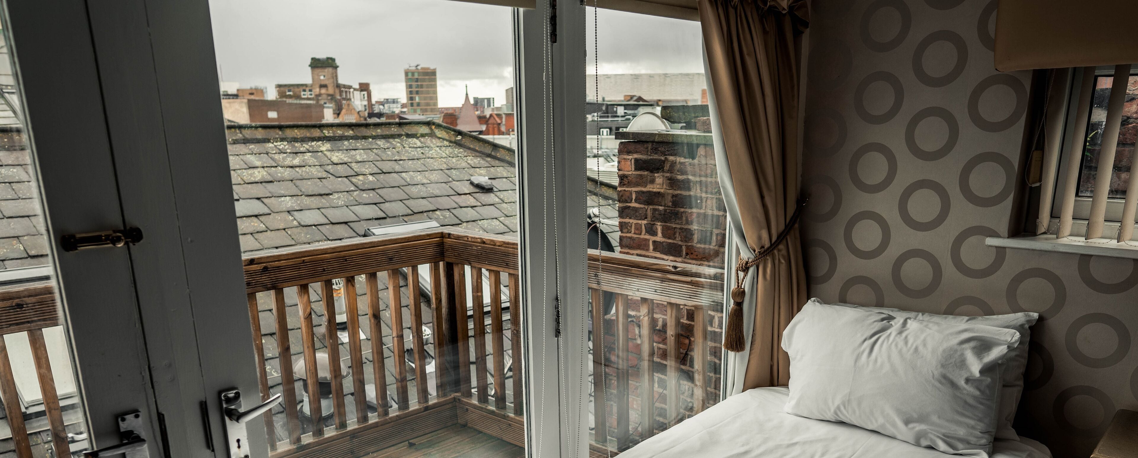 極品公寓 | 埃及棉床單、高級寢具、獨特裝潢、布置獨特