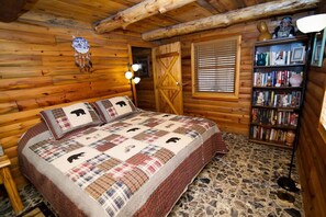2 bedrooms, desk, free WiFi, bed sheets