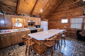 雪櫃、微波爐、焗爐、爐具