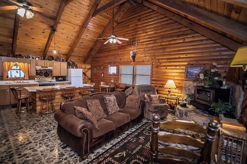 Cherokee Fiddle- Broken Bow/Hochatown- 2bd