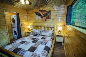 2 bedrooms, desk, free WiFi, bed sheets