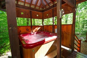 Tina de hidromasaje al aire libre