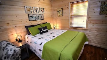 Escritorio, wifi gratis y ropa de cama