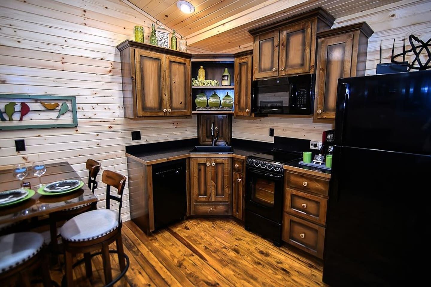 Geladeira, micro-ondas, fogão, cooktop