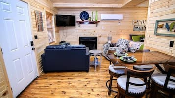 Televisie en een open haard