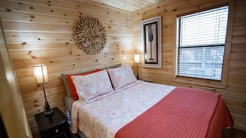 1 bedroom, desk, free WiFi, bed sheets