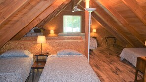 2 bedrooms, WiFi - Papa`s Packwood Cabin (Packwood)