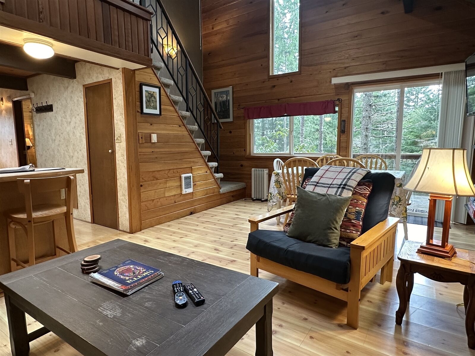 Smart TV, fireplace, DVD player