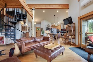 Smart TV, fireplace, DVD player