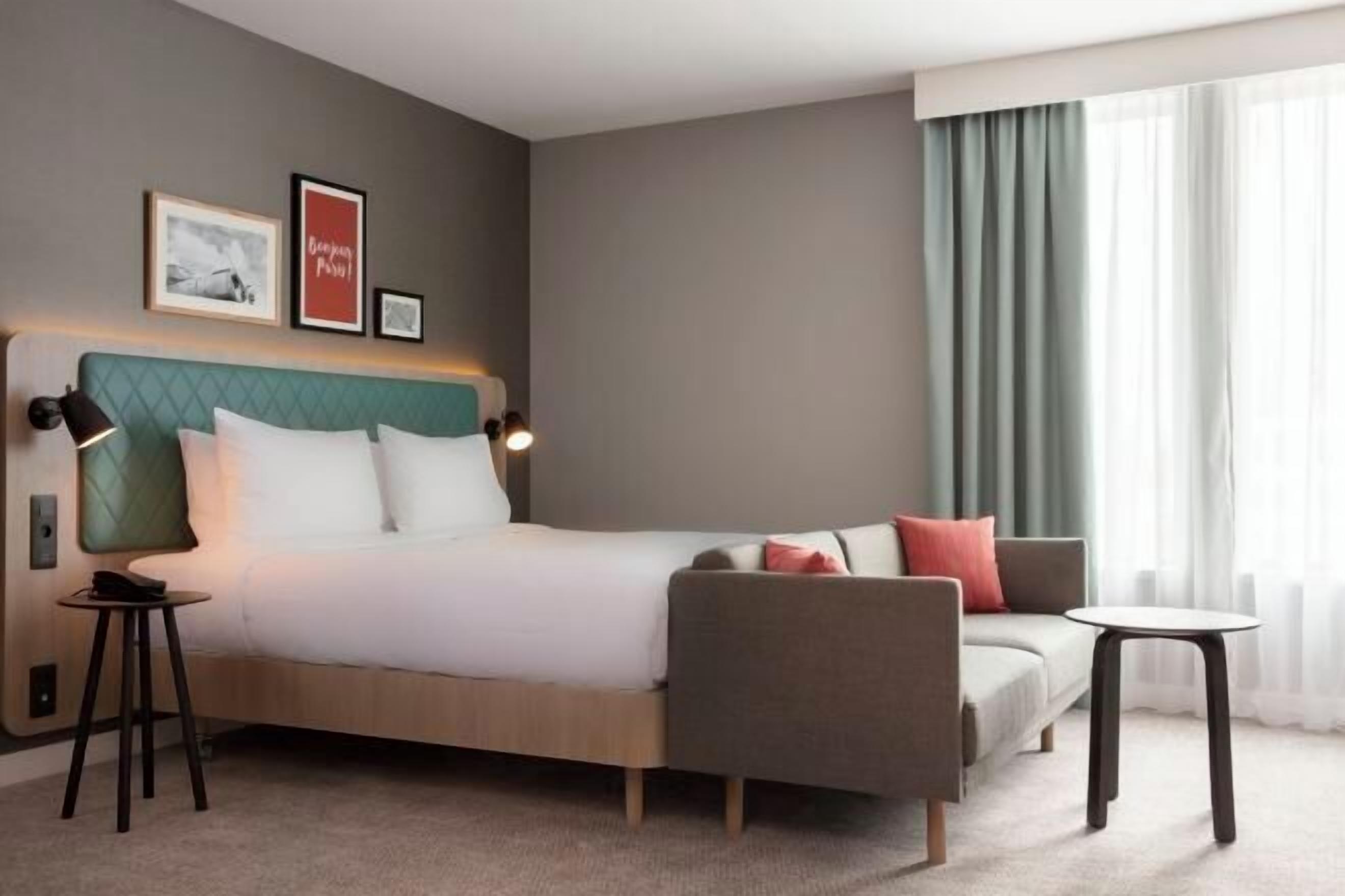 Hypo-allergenic bedding, in-room safe, desk, laptop workspace