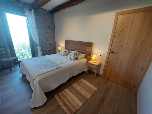 LÄNDLICHE WOHNUNG GAZUME gemütliche Wohnung mit Kamin.