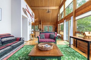 TV, fireplace - Trails End | Hot Tub, Starlink, Woodstove (Packwood)