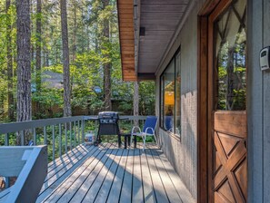 Property grounds - Rainier Retreat | Mt Rainier, White Pass (Packwood)