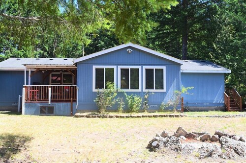 Rustic Rapids · Wood Stove, Creek, Sauna