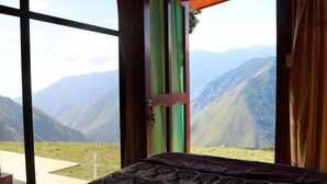 Classic Room | Balcony view - Llactapata Lodge Overlooking MachuPicchu (Santa Teresa)
