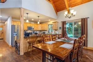 Dining - Antler Ridge | Hot tub, Starlink, BBQ, River Access! (Packwood)