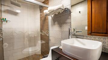 Traditional Room | Bathroom