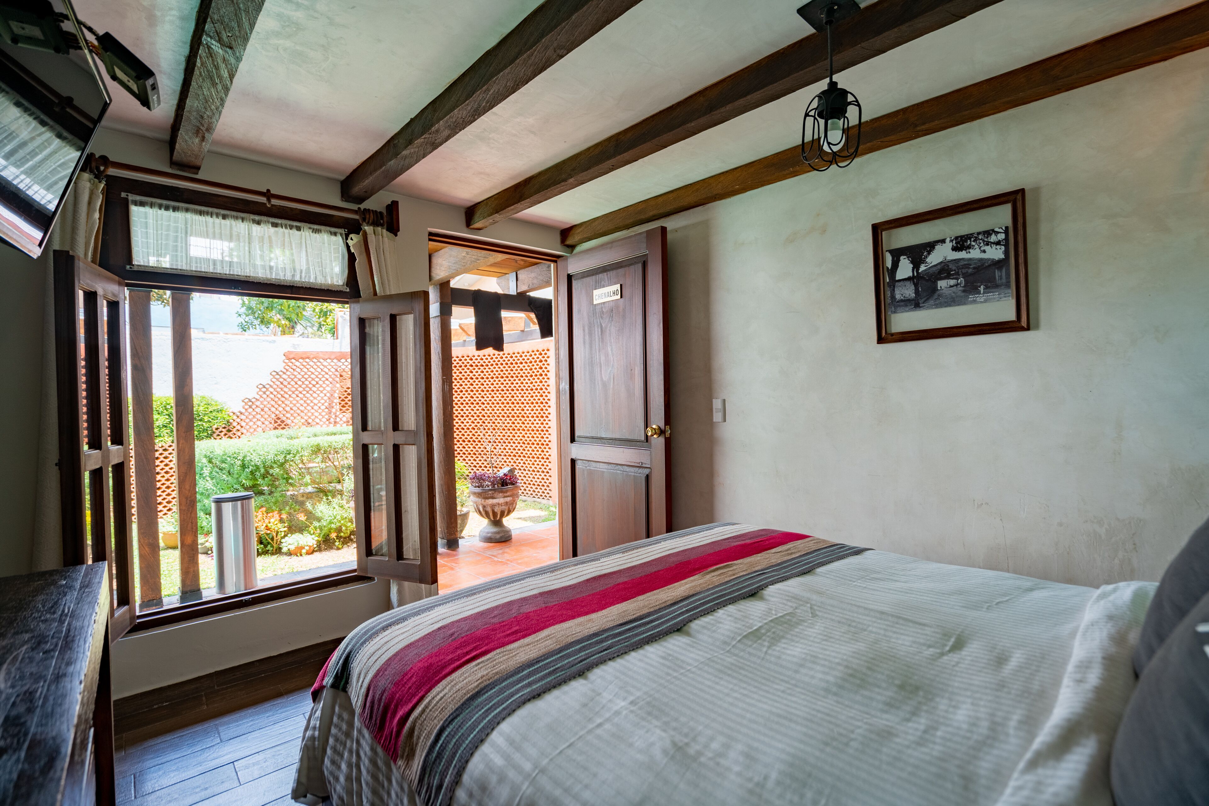 traditional room | 1 bedroom, in-room safe, desk, free wifi