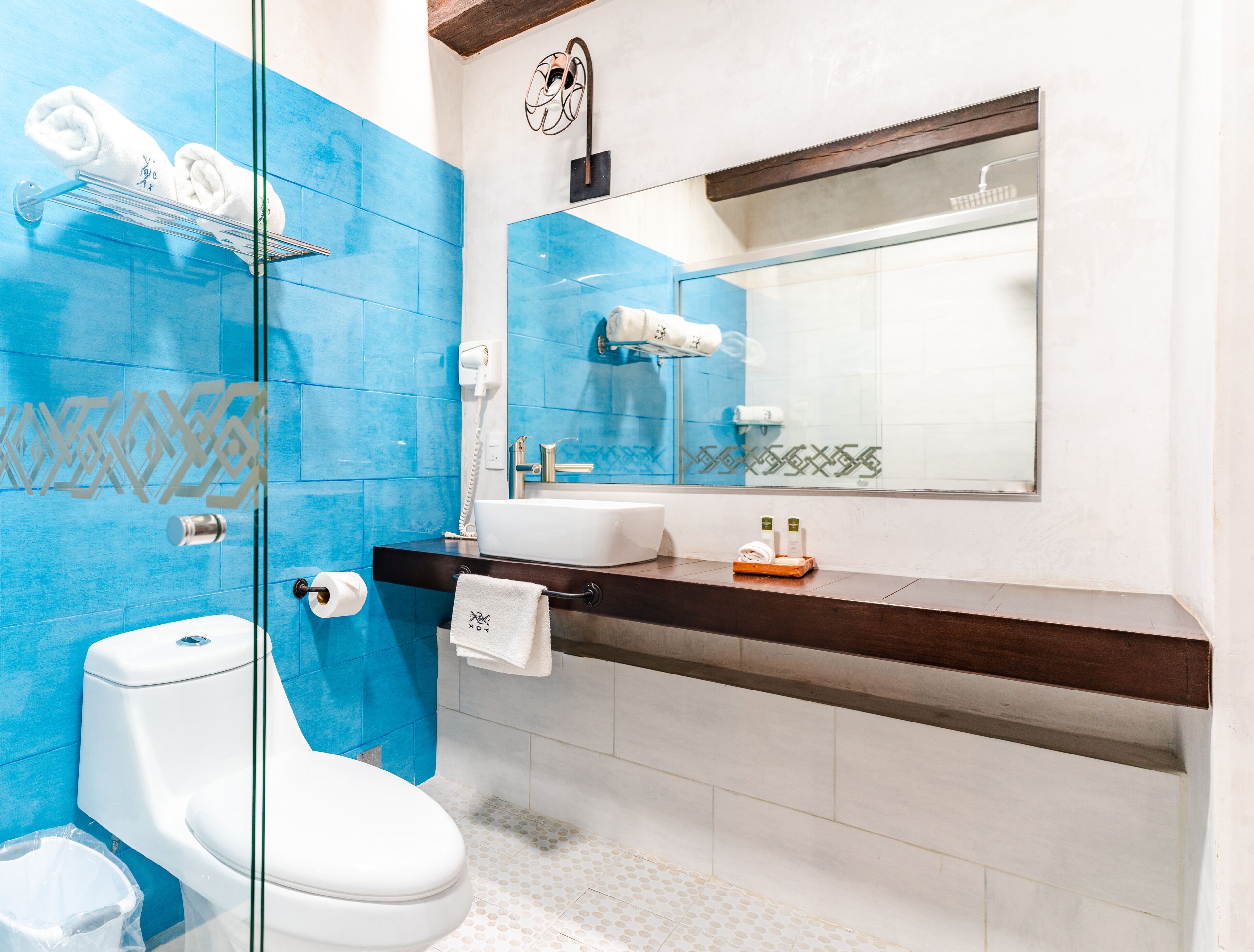 deluxe double room | bathroom | free toiletries, hair dryer, towels, soap