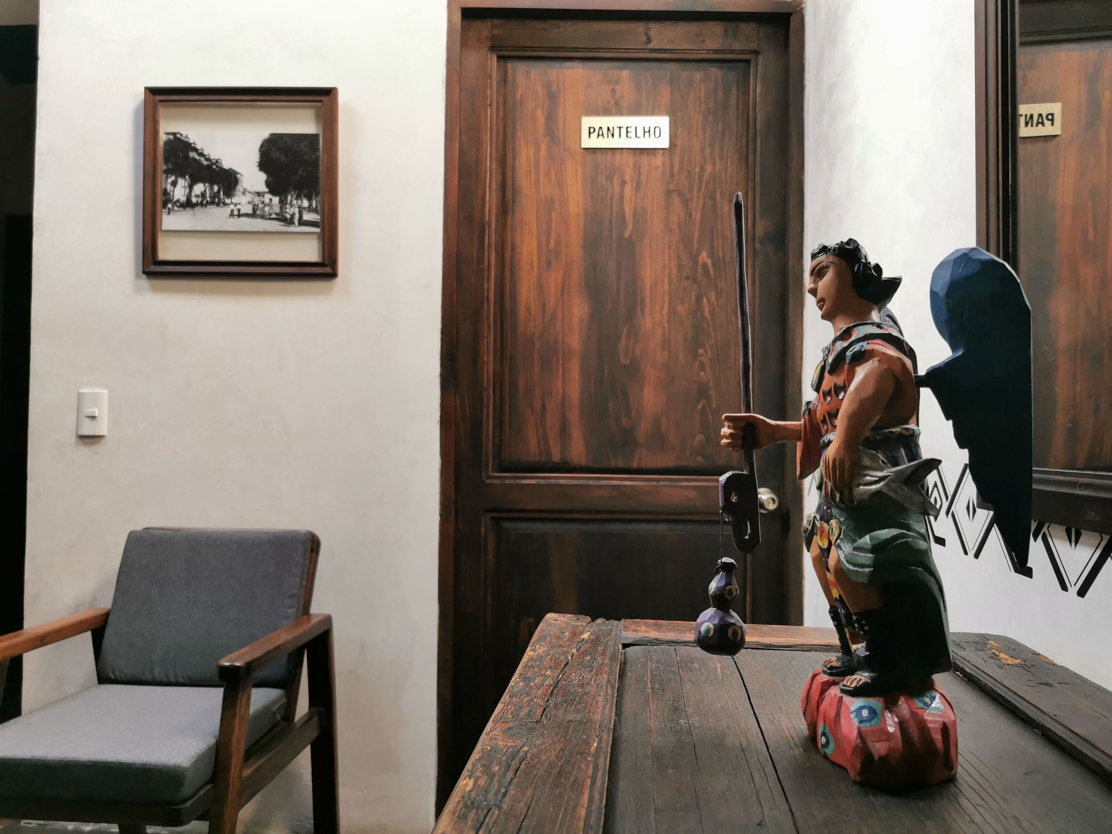 32-inch flat-screen tv with satellite channels, tv