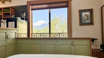 1 bedroom, desk, free WiFi, bed sheets