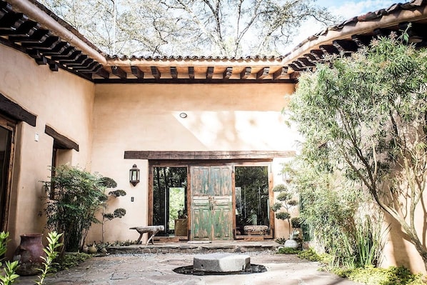 Exterior - Mountain Yoga & Meditation Hacienda (Unknown)