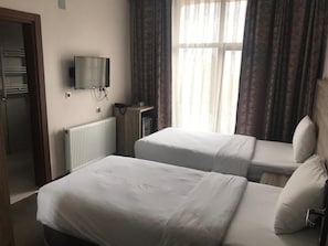 Minibar, desk, laptop workspace, free WiFi - Elite My Garden Hotel (Yuksekova)