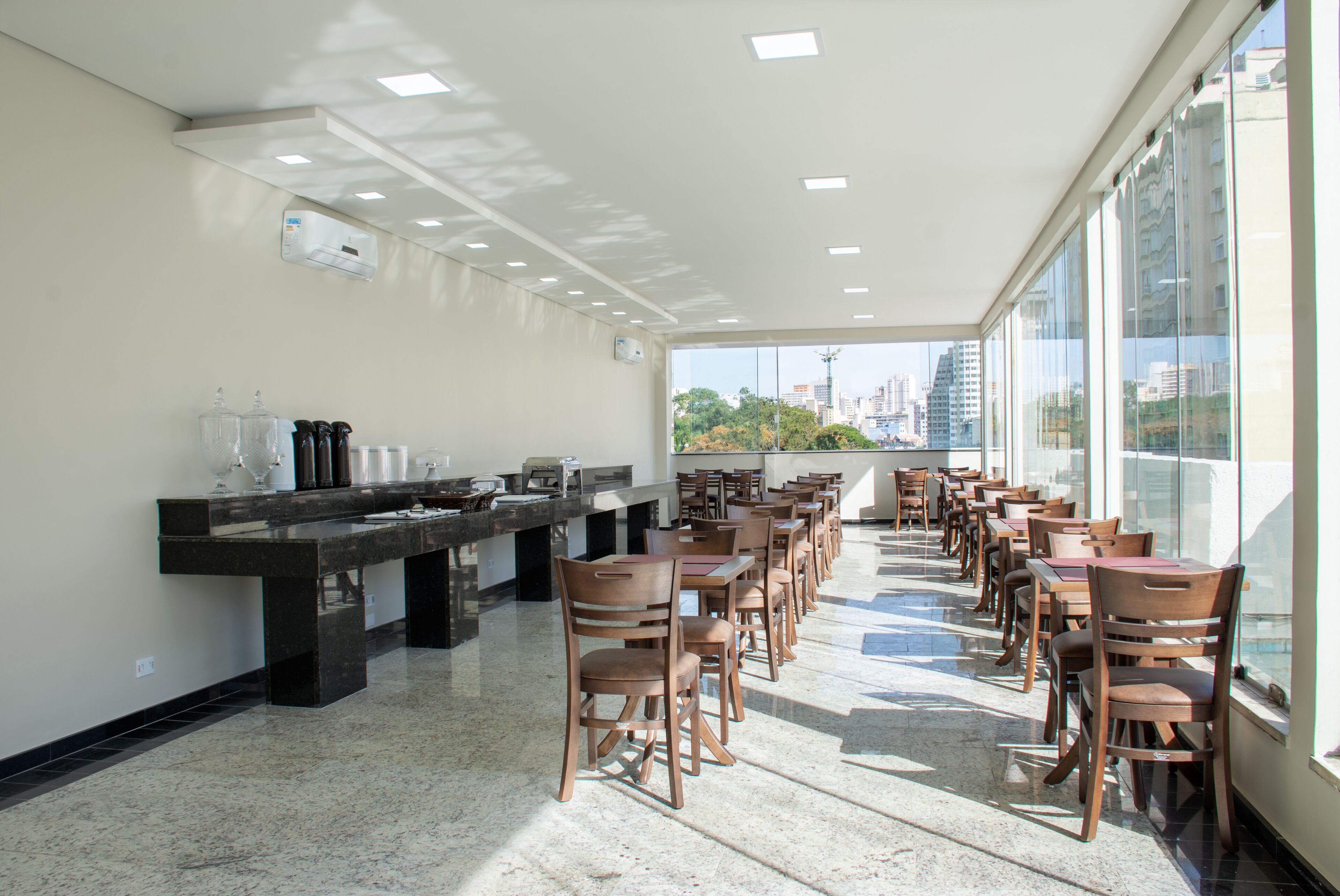 Desayuno continental incluido todos los días