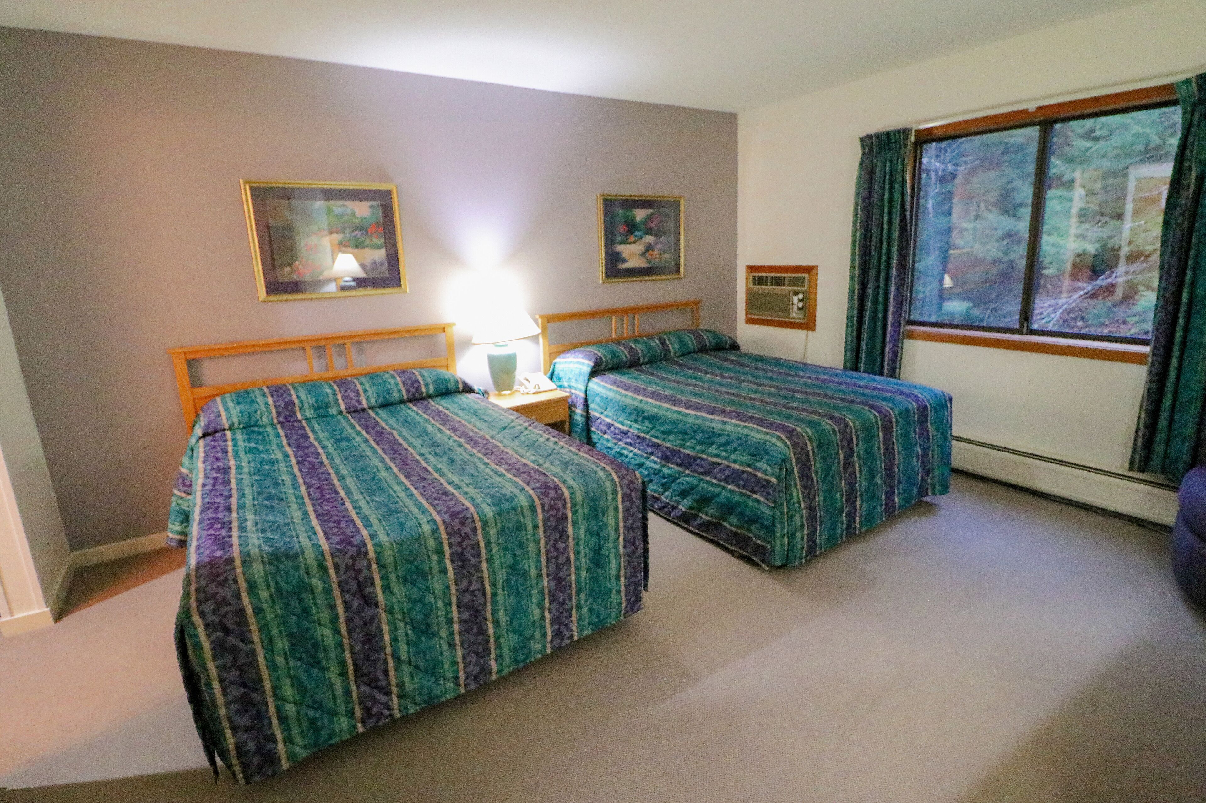 118 Two Double bed Standard Hotel room