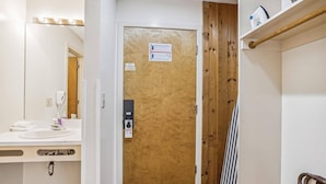 Unclassified image, 5 of 23, button - 116 Two Double bed Standard Hotel room with outdoor heated pool (Killington)