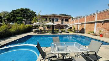 Alberca al aire libre