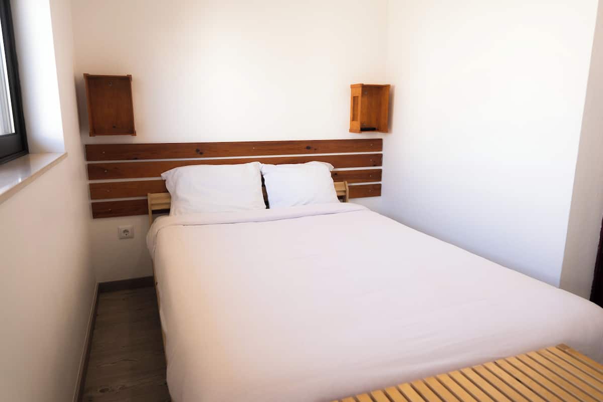 2 slaapkamers, geluiddichte muren, gratis wifi, beddengoed
