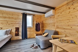 Bangalô standard, cozinha americana | Quartos à prova de som, Wi-Fi de cortesia, roupa de cama