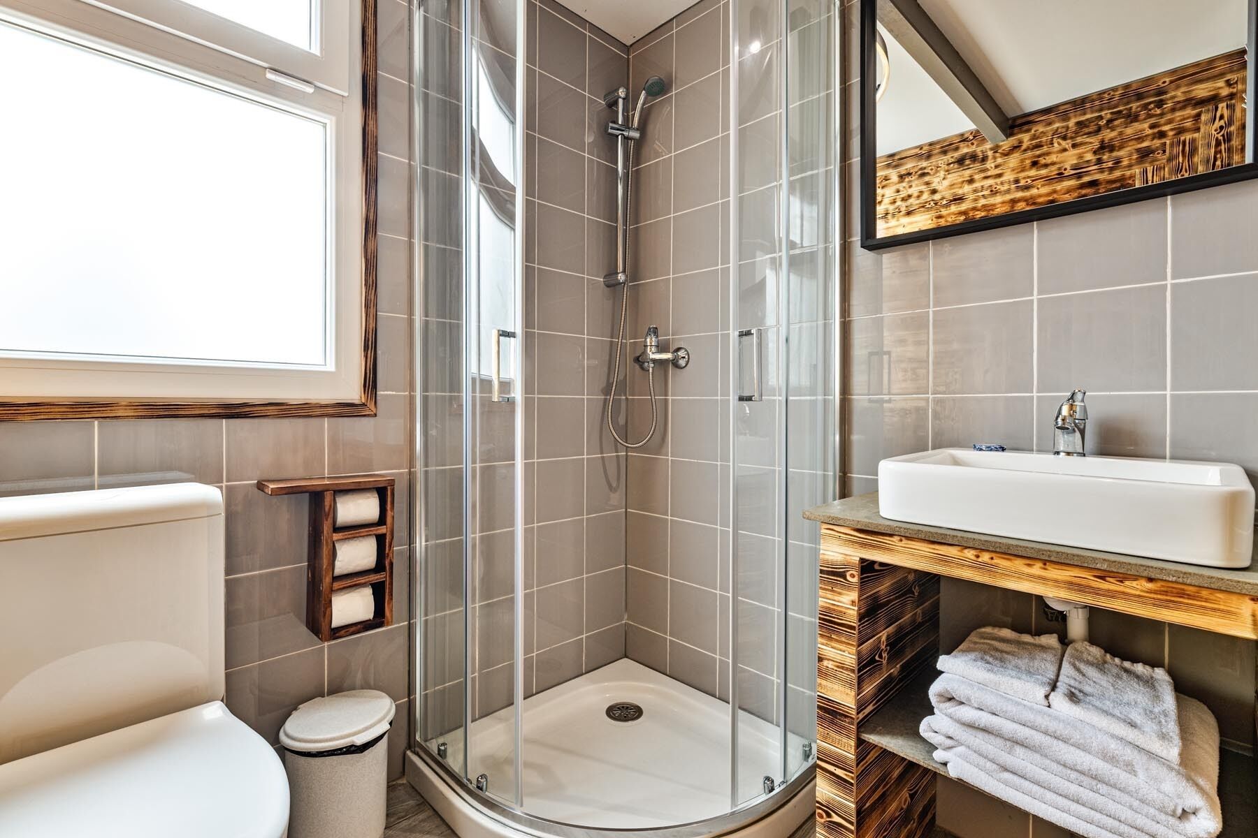 Standard Bungalow, Kitchenette | Bathroom