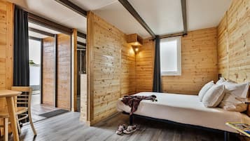 Bungalow estándar, cocina básica | Sistema de insonorización, wifi gratis, ropa de cama