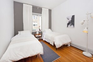 4 عدّة غرف نوم ومكتب ومكواة/لوح كي وواي فاي