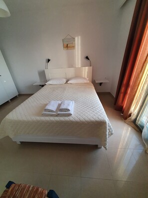 Villa, 2 Bedrooms | Premium bedding, desk, soundproofing, iron/ironing board