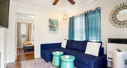 Adorable Quirky Hideaway BIG Private Enclosed Yard
