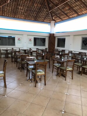 Daily buffet breakfast (BRL 10.00 per person)