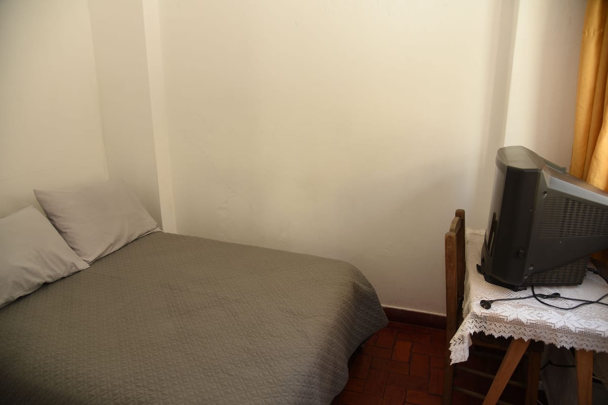 1 camera, ferro/asse da stiro, Wi-Fi gratuito, lenzuola