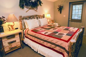 Condo, 1 Queen Bed, Private Pool - Fawn Valley Inn: 107 (Estes Park)