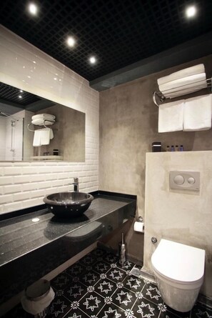 ファミリー ルーム | バスルームのシャワー