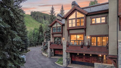 Ski-in/Ski-out + Hot Tub + Luxury | Chalet Premio