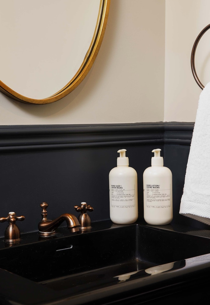 Gravity Haus Denver Hotel by null