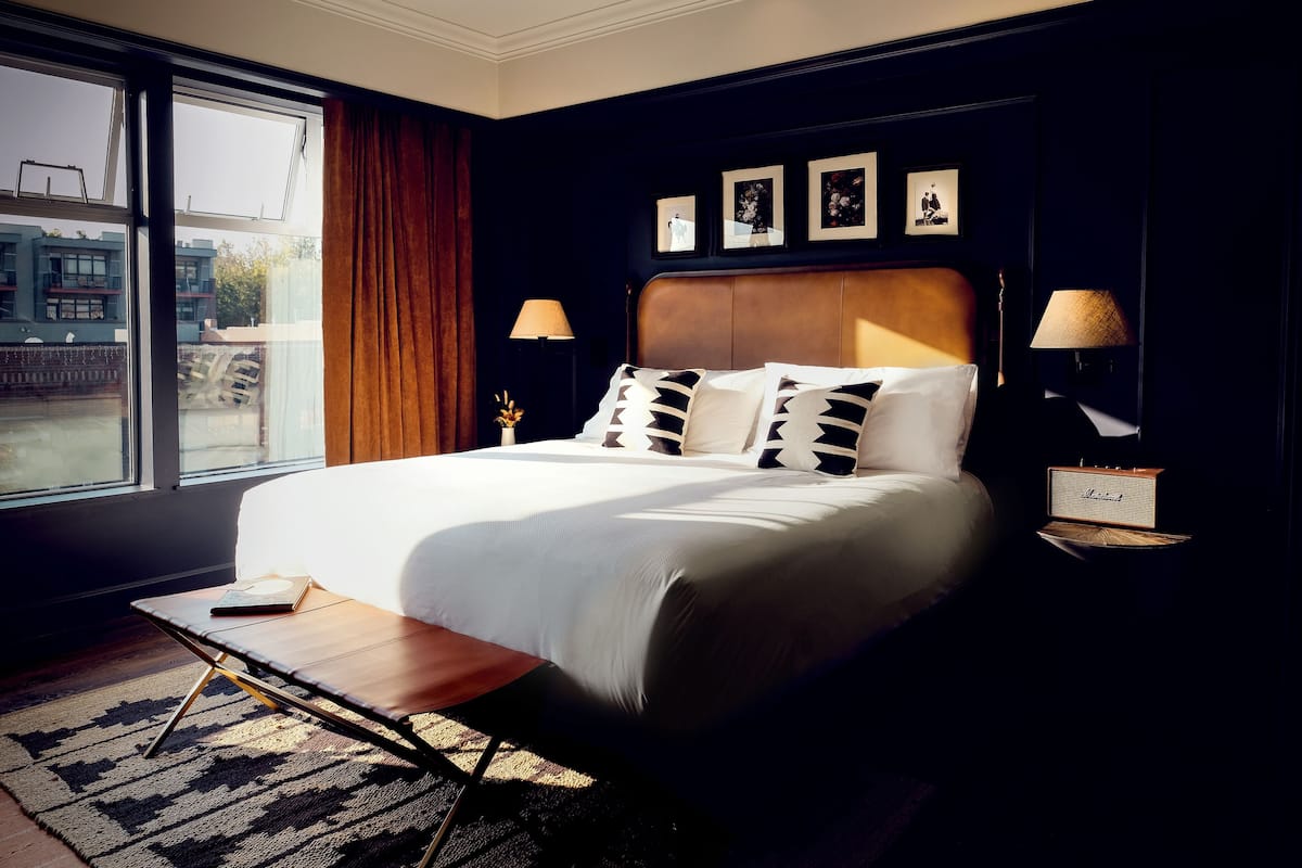 Egyptian cotton sheets, premium bedding, pillow-top beds, minibar