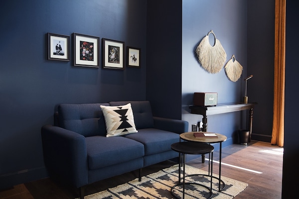 Cozy Quad | Living area | 40-inch flat-screen TV with digital channels, TV